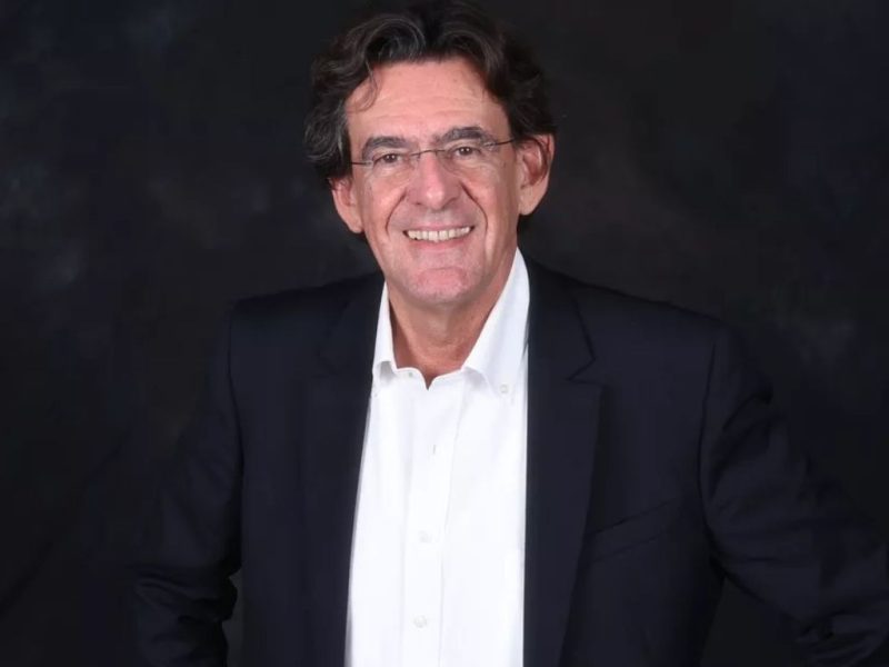 Luc Ferry Origine Parents
