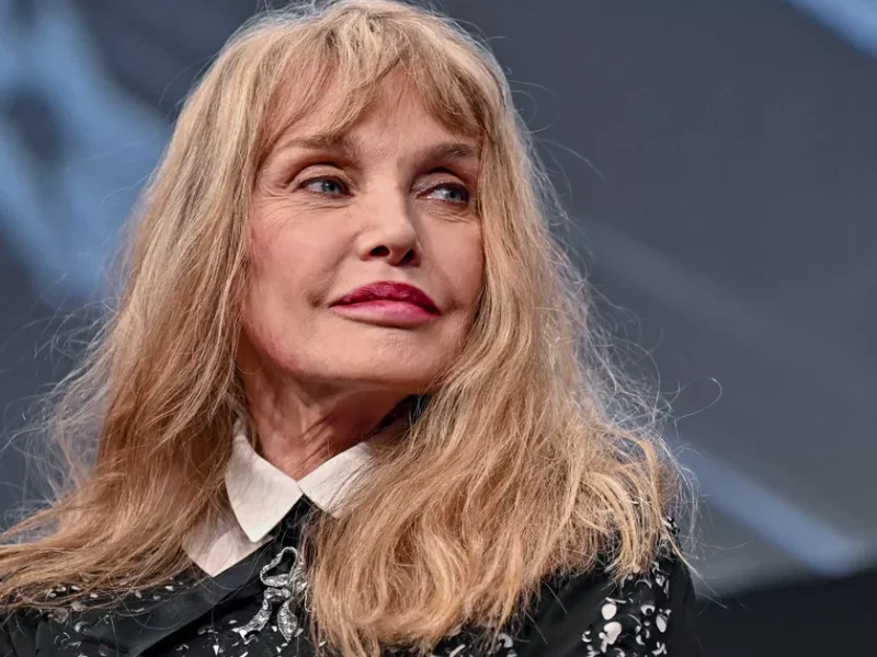 Âge Arielle Dombasle jeune
