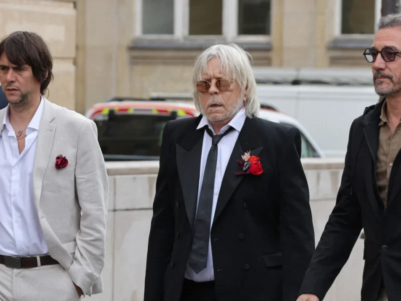 Comment est le fils de Renaud ?