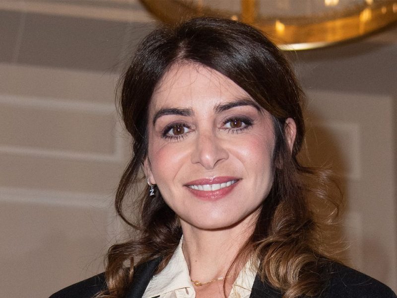 Quel âge a Julie Zenatti ?