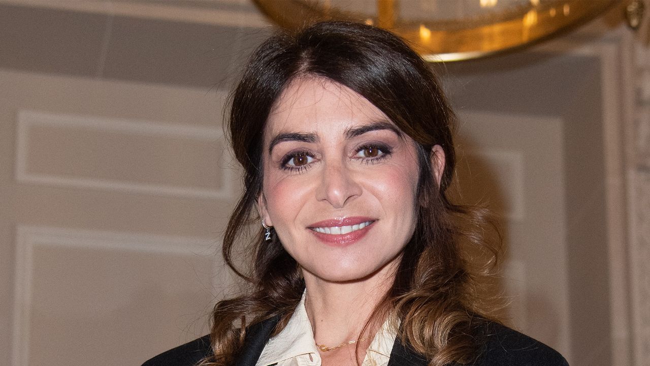 Quel âge a Julie Zenatti ?