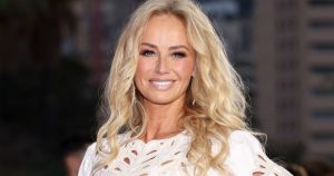 Quel âge a Adriana Karembeu ?