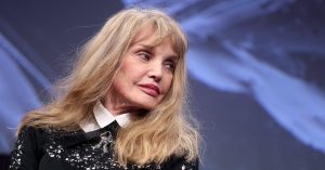 Quel âge a Arielle Dombasle ?