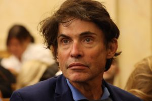 Compagne Arno Klarsfeld