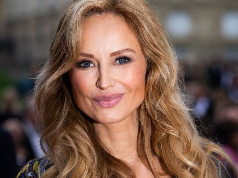 Âge de Adriana Karembeu