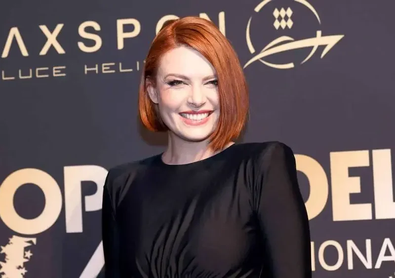 Elodie Frégé Enfant