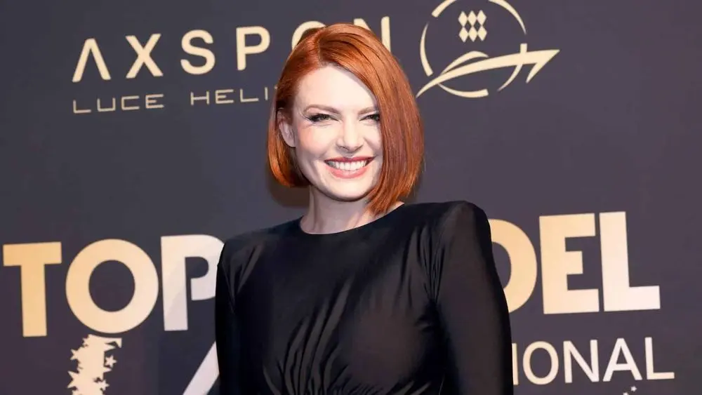 Elodie Frégé Enfant