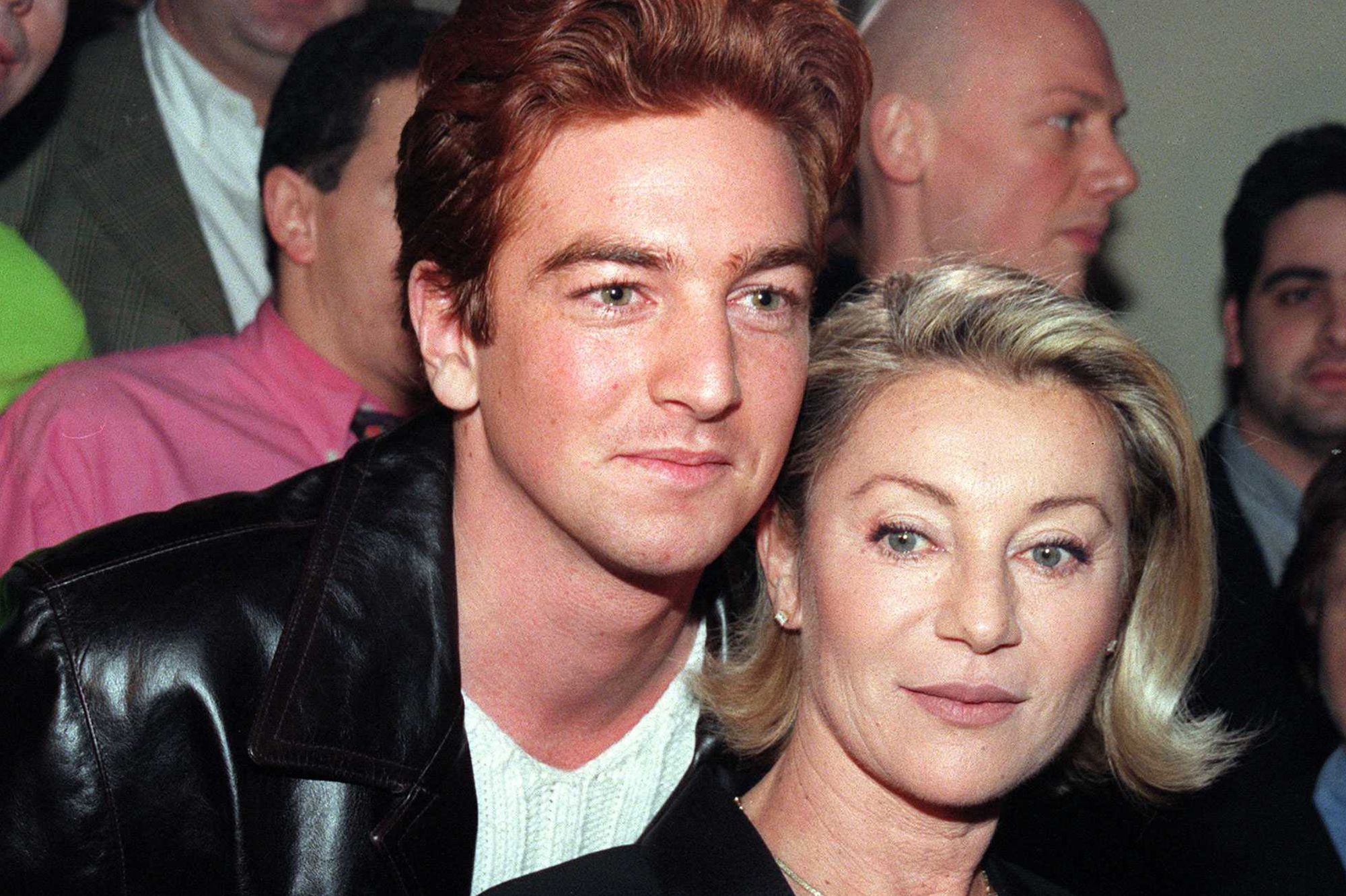 Quel âge a le fils de Sheila, et quelles étapes a-t-il franchies qui rendent cet âge si spécial ? Découvrez les détails de son parcours.